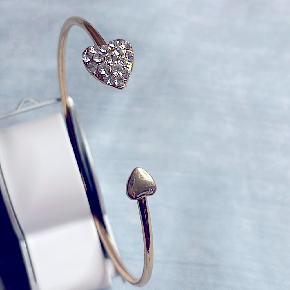 Bracelet gold tone